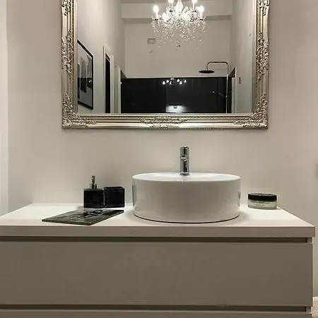 Apartment Montenapoleone Luxury Flat *