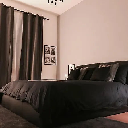 Apartment Montenapoleone Luxury Flat Milan