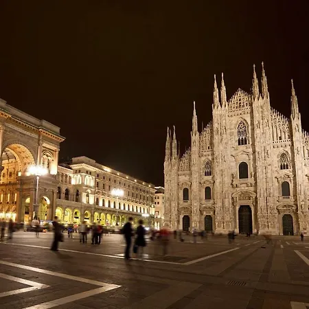 Montenapoleone Luxury Flat * Milan